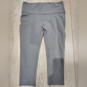 SPANX Ready to WOW Crop/Capri Legging Grey Size M